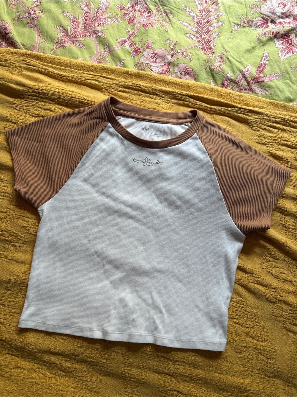 aerie Size L White and Brown Raglan Crop Tee with Bling Star